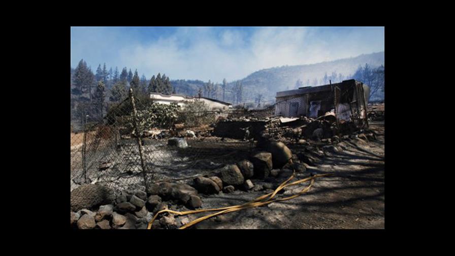 Incendios forestales amenazan las Islas Canarias