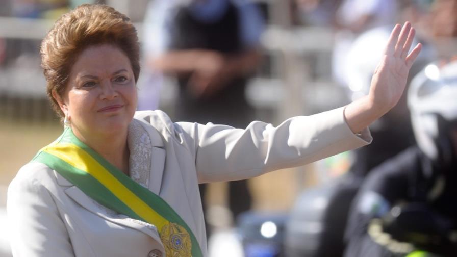 Borracho intenta entrar al palacio declarando amor a Rousseff