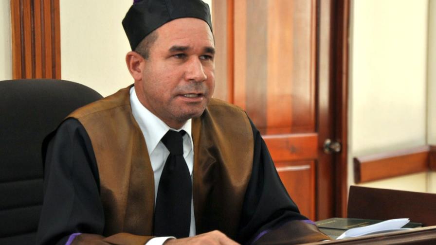 Rechazan prisión domiciliaria a Román