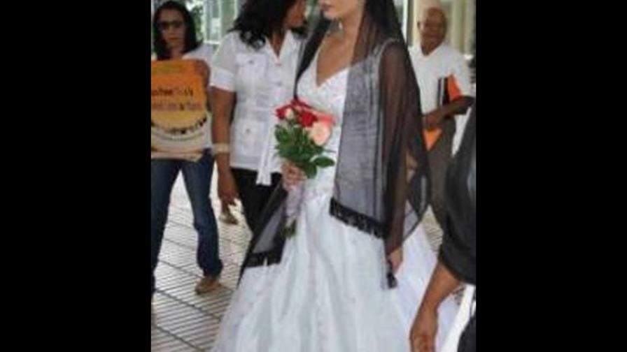 Organizan marcha de novias, por una cultura de la no-violencia