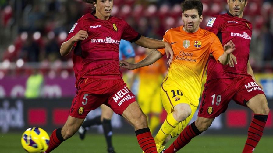Messi aumenta a tres goles la distancia con Cristiano