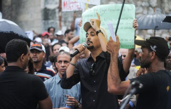 Manifestantes exigen anular la Ley de Reforma Fiscal