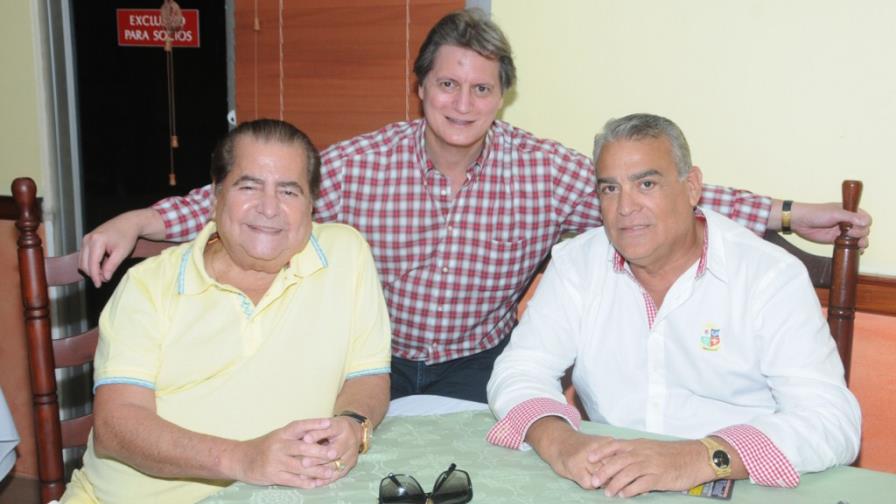 Edmón Elías y traba Maunaloa imponen autoridad en coliseo