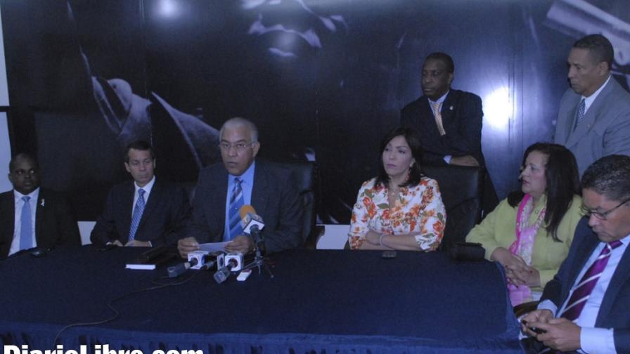 Convocatoria de organismos mantiene fricciones en el PRD