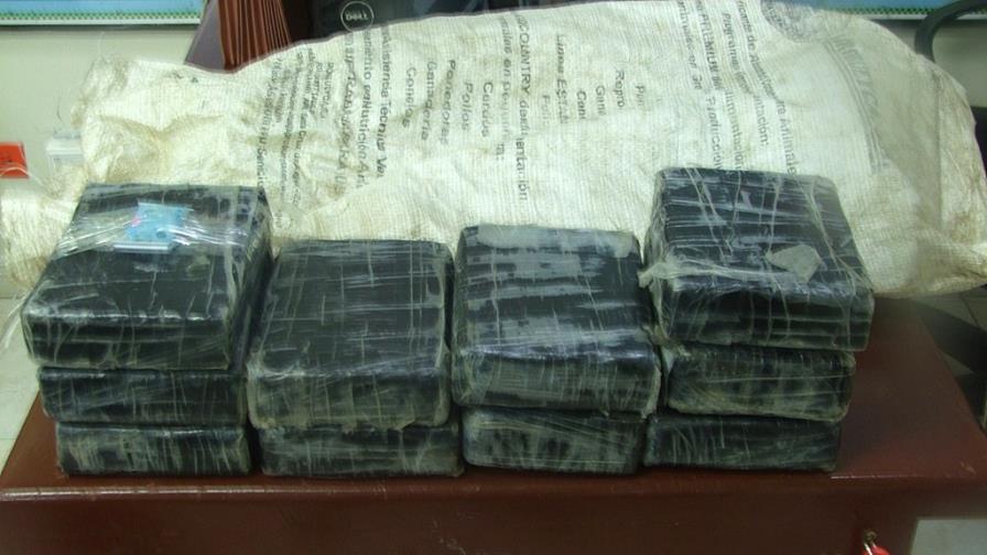 Detienen cuatro por alijo de cocaína Baní Detienen cuatro por alijo de cocaína Baní