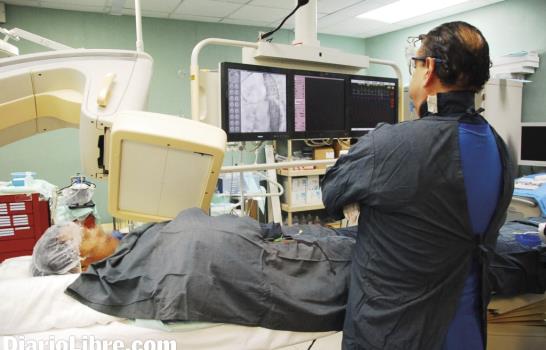 Cirugías coronarias a corazón abierto y palpitando