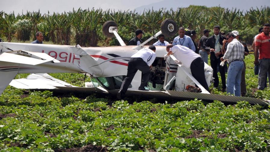 Avioneta se estrella en comunidad de Santiago