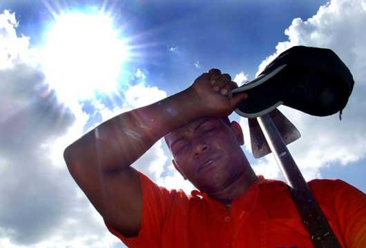 El calor seguirá afectando el país; máximas de 36 grados en Samaná
