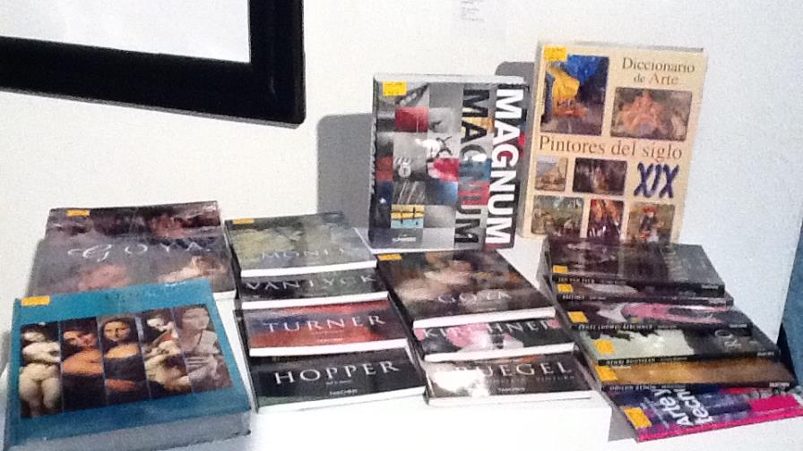 Fundación Amigos del Museo recauda libros para la biblioteca del MAM
