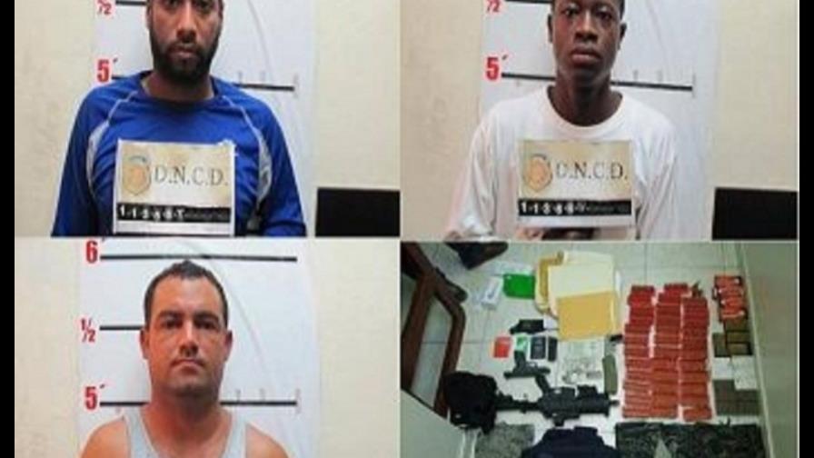 DNCD desmantela un arsenal un apartamento de Naco