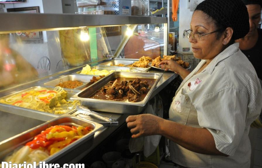 Cafeterías y fondas suben en Santiago 25% a “plato del día”