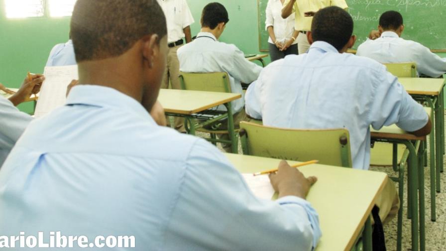 El 66.73% estudiantes liceos consume alcohol El 66.73% estudiantes liceos consume alcohol