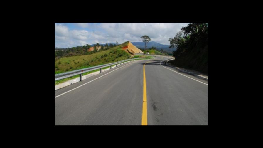 Denuncian irregularidad en contratación de carretera
