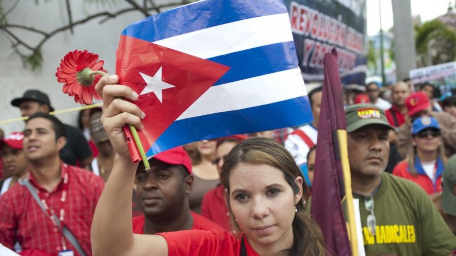 Chavez carga contra EE.UU. y Canadá y dice que habría que acabar con cumbres Chavez carga contra EE.UU. y Canadá y dice que habría que acabar con cumbres