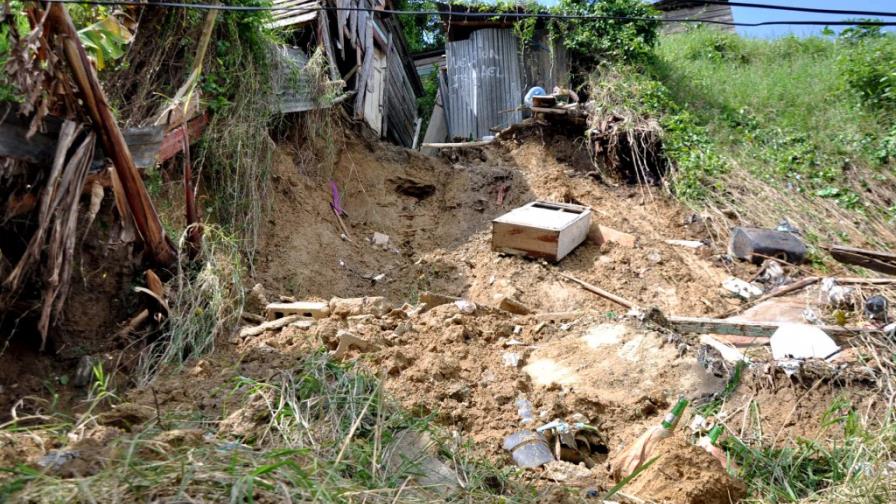 Lluvias causan graves daños en zonas de Stgo.