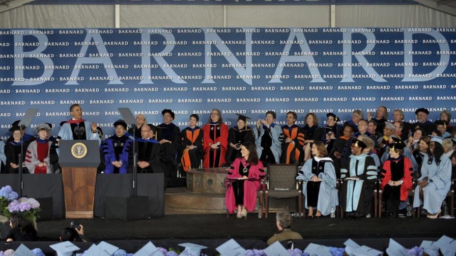 Obama apela a importancia de mujeres y jóvenes para liderar cambio en EE.UU