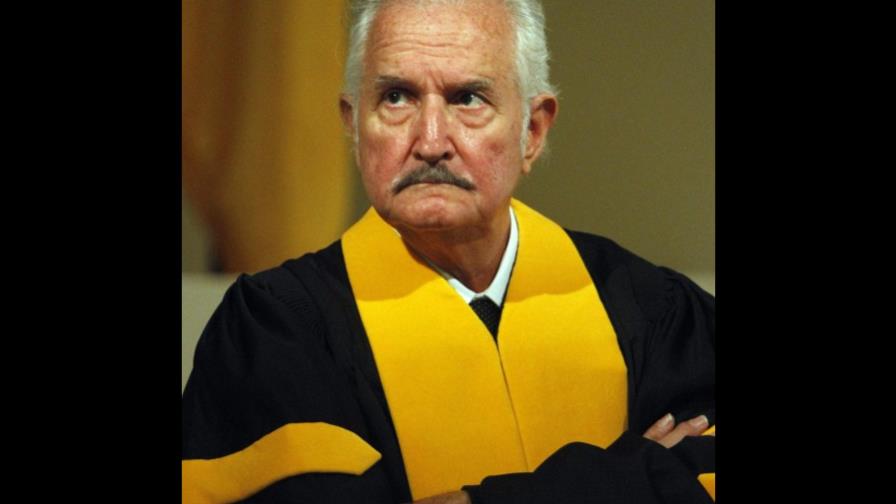 Destacan el humanismo occidental de Fuentes en un homenaje en Praga