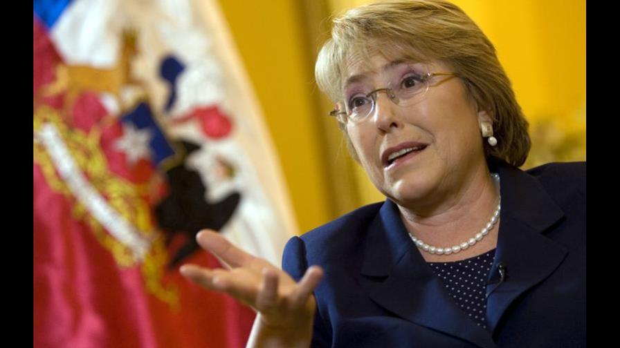 Bachelet ganaría elecciones del 2013, según sondeo Bachelet ganaría elecciones del 2013, según sondeo