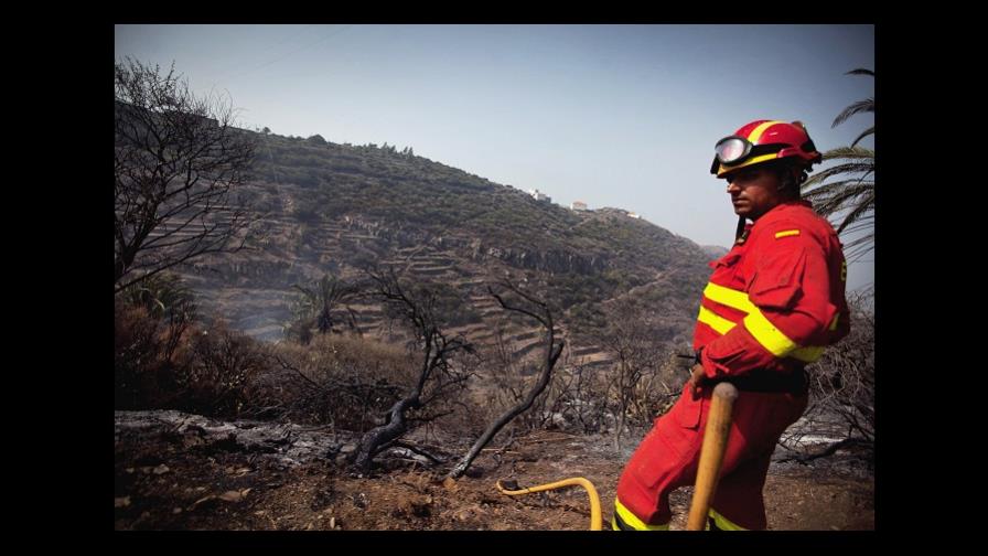 Incendios forestales matan a 2 bomberos en España