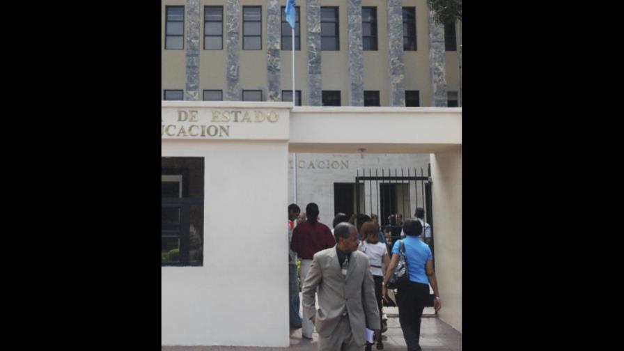 Directores de regional 10 piden continuar programa de inglés