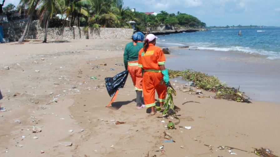 Un día por la Limpieza de Costas y Playas Un día por la Limpieza de Costas y Playas