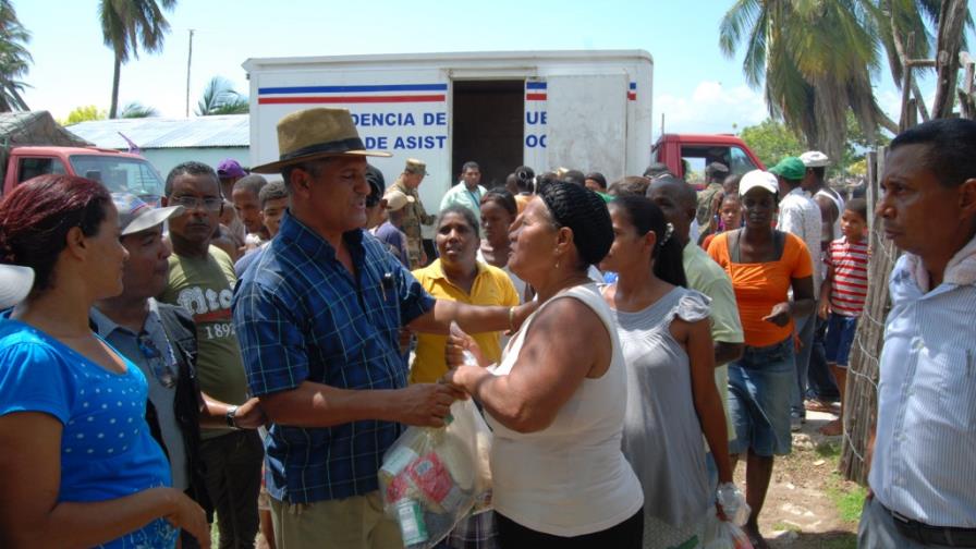 La Presidencia entrega alimentos en comunidades fronterizas del país