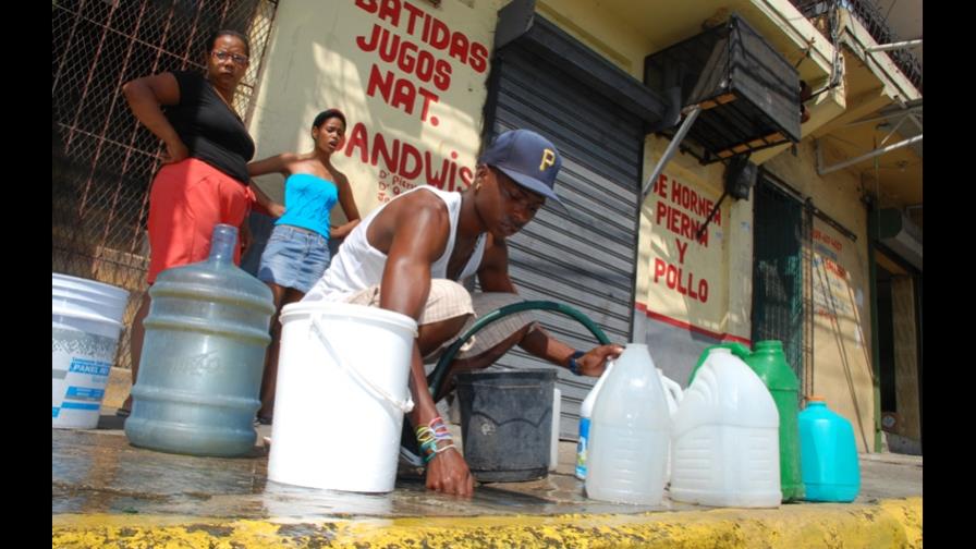 Empieza a llegar el agua a sectores del Distrito Nacional