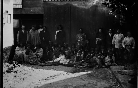 Aborígenes argentinos, de seres primitivos a fotógrafos de vidas complejas