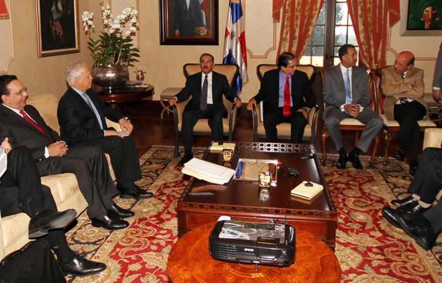 Danilo Medina y FMI analizan temas pendientes para firmar acuerdo