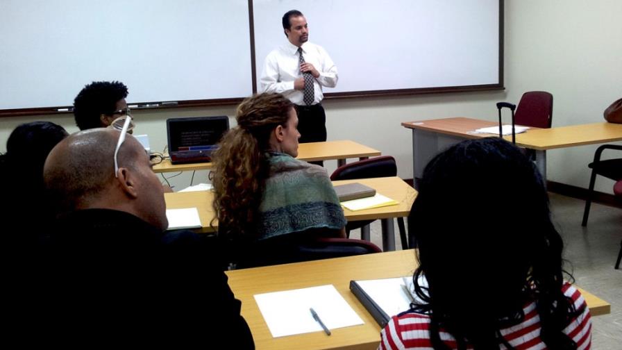 Fiscal Acosta: La Policía actual no responde al sistema democrático