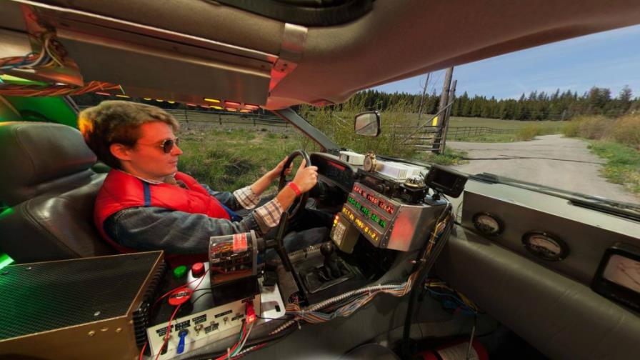 Siéntate al lado de Marty McFly en el DeLorean en esta interesante panorámica 360 publicada en 360cities.net