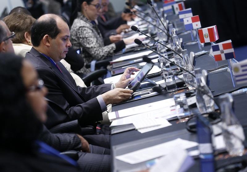 Ministros de Finanzas latinoamérica analizan juntos por primera vez la crisis