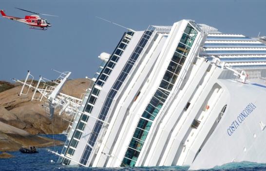 Aumenta a cinco los fallecidos en crucero naufragó Aumenta a cinco los fallecidos en crucero naufragó