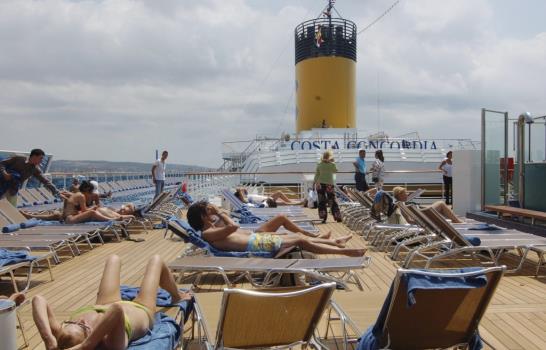 Aumenta a cinco los fallecidos en crucero naufragó Aumenta a cinco los fallecidos en crucero naufragó