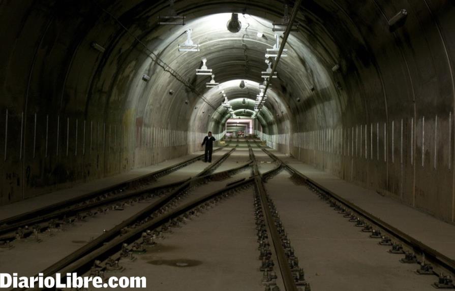 Línea 2 del Metro entra a fase de pruebas; instalan los rieles