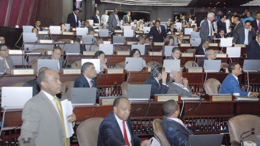 Garantiza no habrá aumento sueldos a diputados