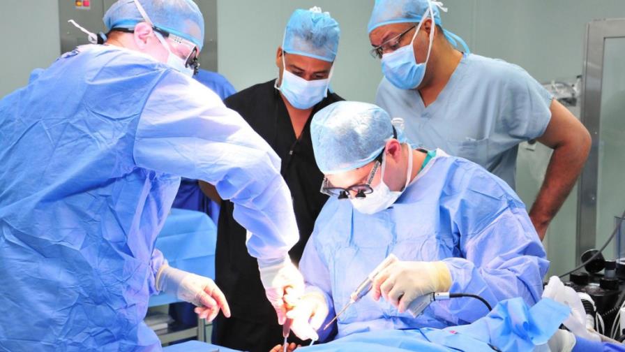 Médicos de EEUU y RD realizan 55 cirugías en el nuevo Hospital del Central Romana
