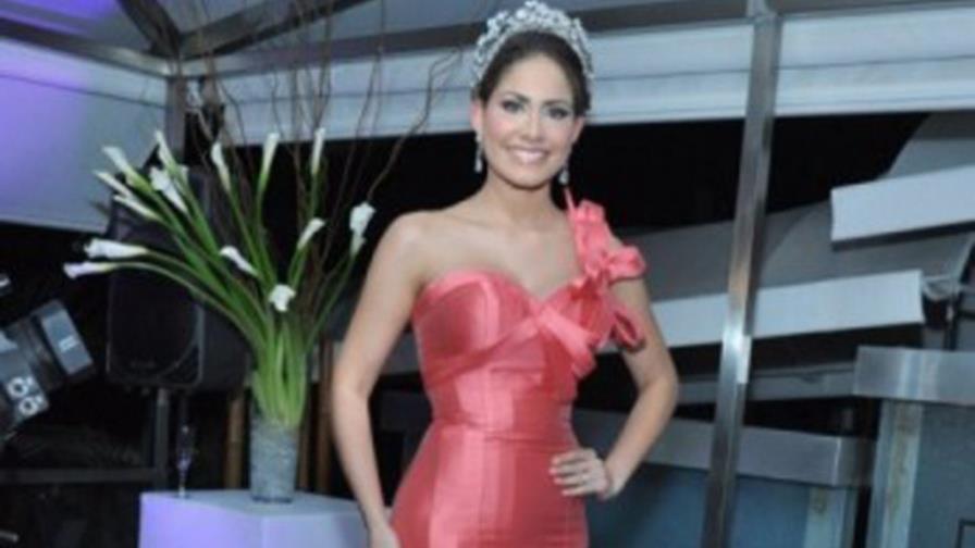Jenny Blanco, triste, quería traer corona a RD