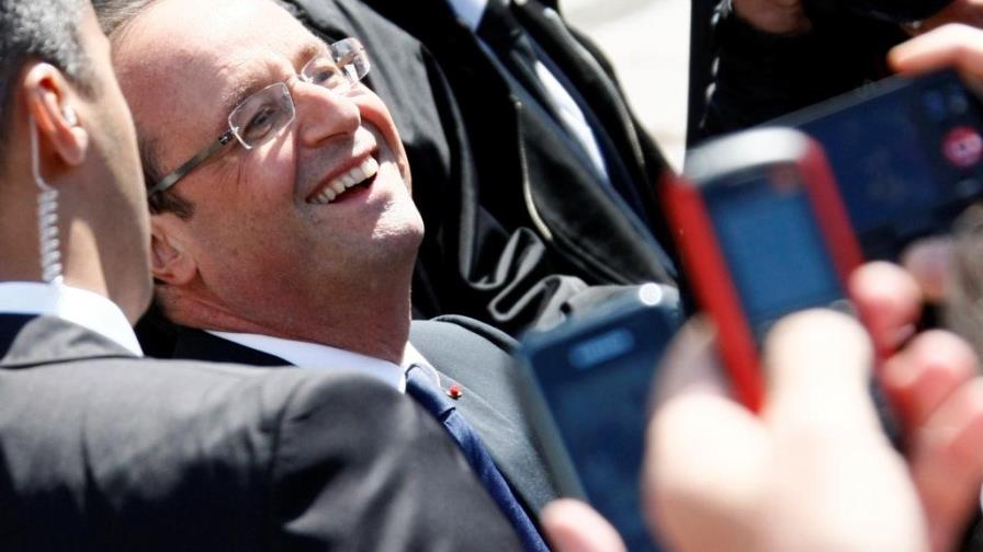Rayo alcanza avión de nuevo presidente francés