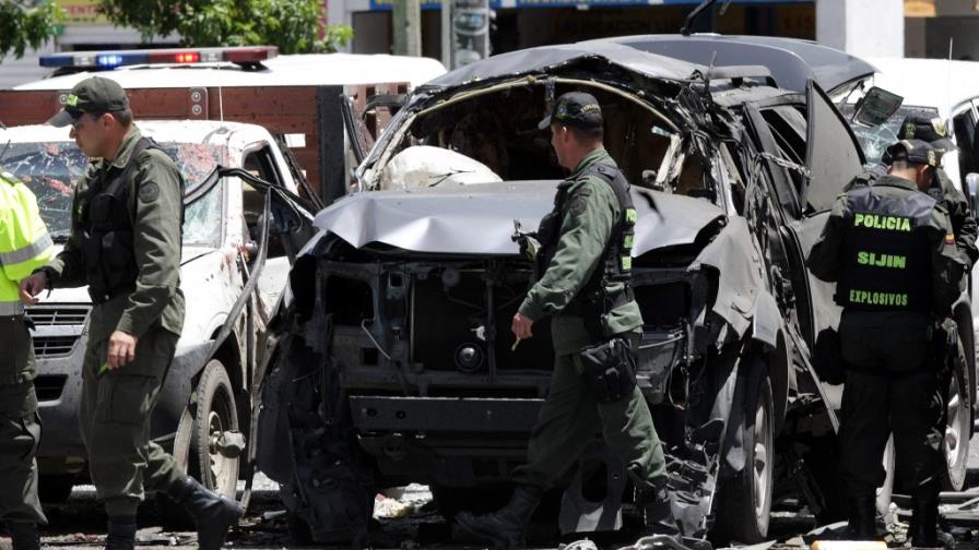 Suben a tres los muertos y a 19 los heridos por una bomba en Bogotá Suben a tres los muertos y a 19 los heridos por una bomba en Bogotá