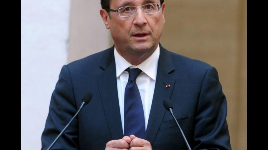 Presidente francés pide a Danilo Medina mantener ayuda a Haití