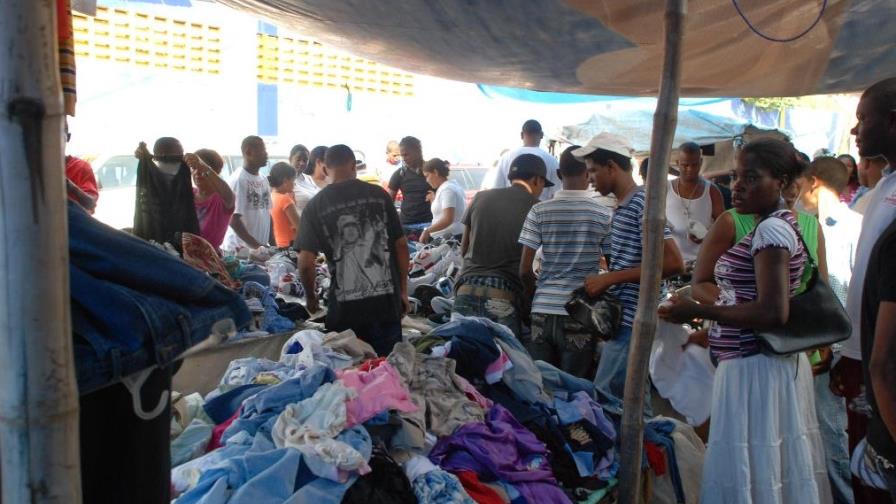 Vendedores de pacas rechazan acusación de que importen armas y drogas