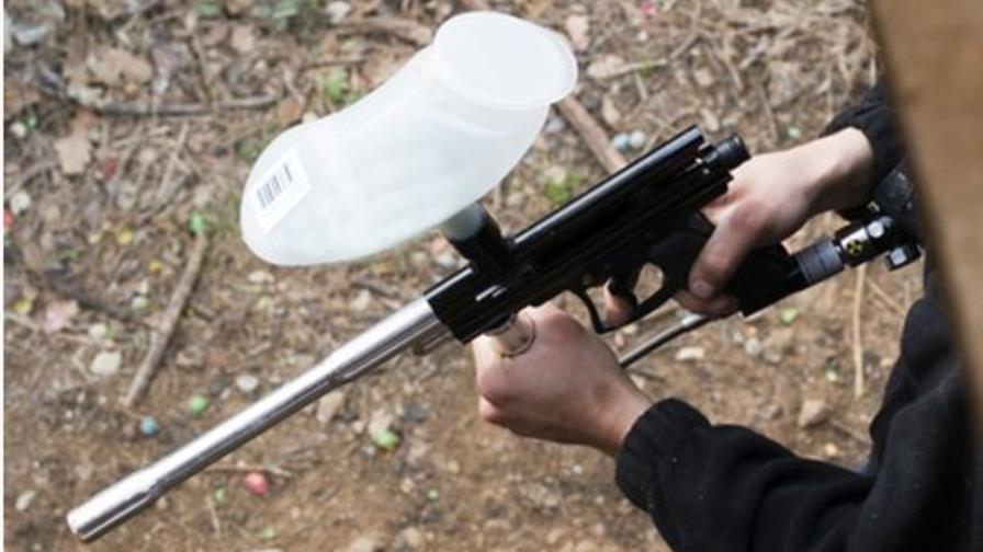 Arrestan cuatro adolescentes dominicanos por intento de atraco con pistola de pintura Arrestan cuatro adolescentes dominicanos por intento de atraco con pistola de pintura