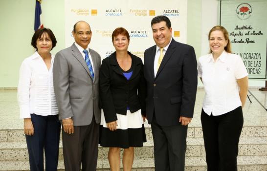 Fundación Orange finaliza entrega de útiles escolares
