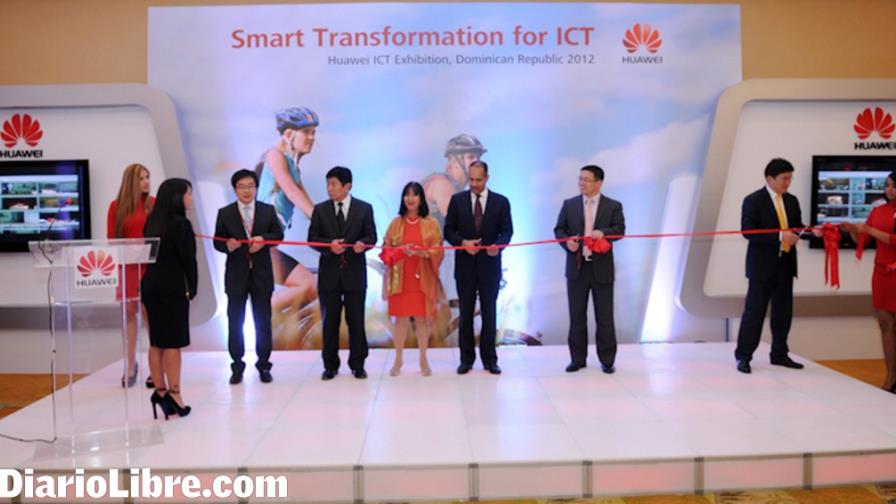 Huawei inaugura exposición tecno