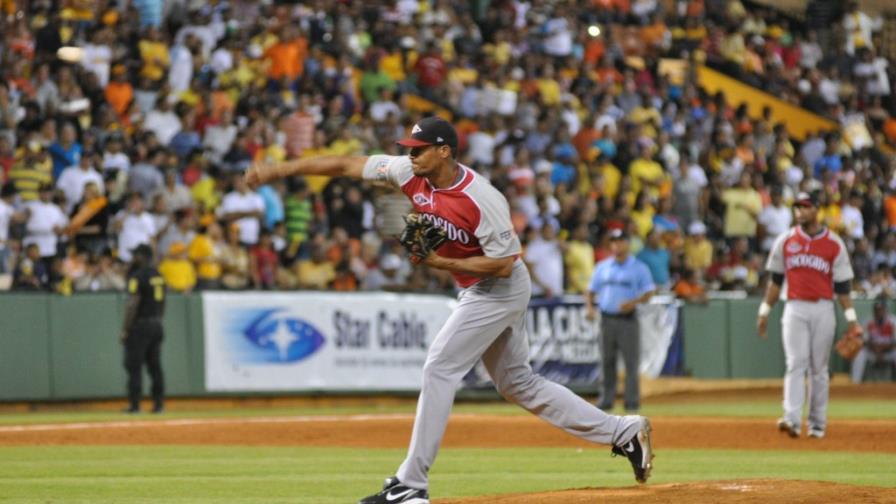 Debut espectacular de Manny no impide triunfo del Escogido