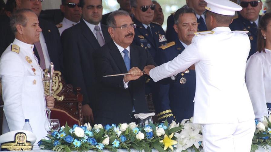 Danilo asiste a graduación de cadetes Fuerza Aérea