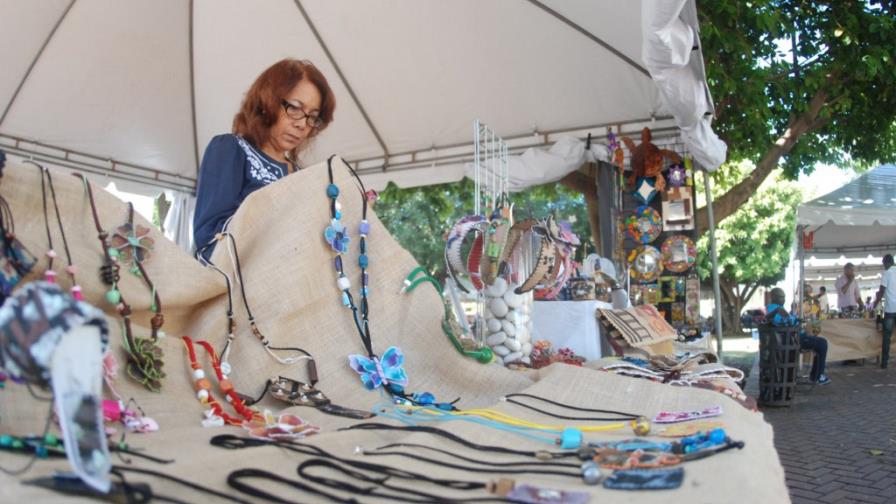 Inicia XI entrega Feria Nacional de Artesanía