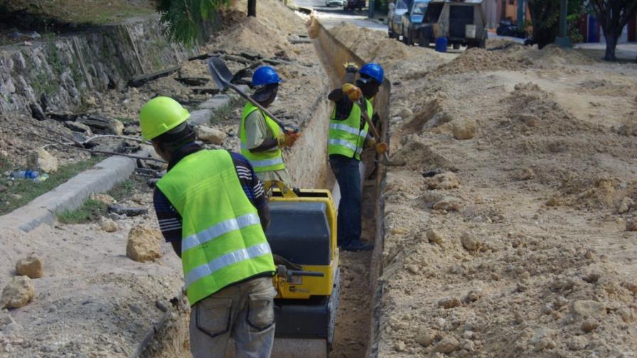 Caasd instalará miles de metros de tubería para agua potable