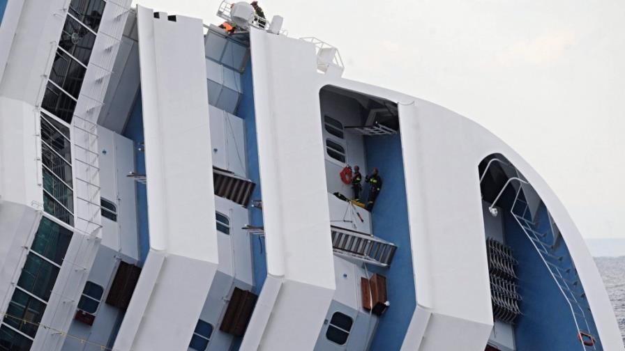 Ascienden a seis muertos en el crucero que naufragó en Italia